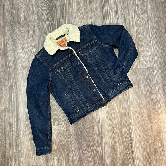 Levis jean jacket - Picture 2 of 8